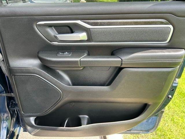 RAM 1500 Big Horn Crew Cab SWB 4WD 2022