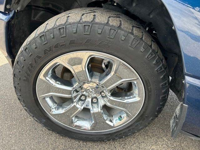 RAM 1500 Big Horn Crew Cab SWB 4WD 2022