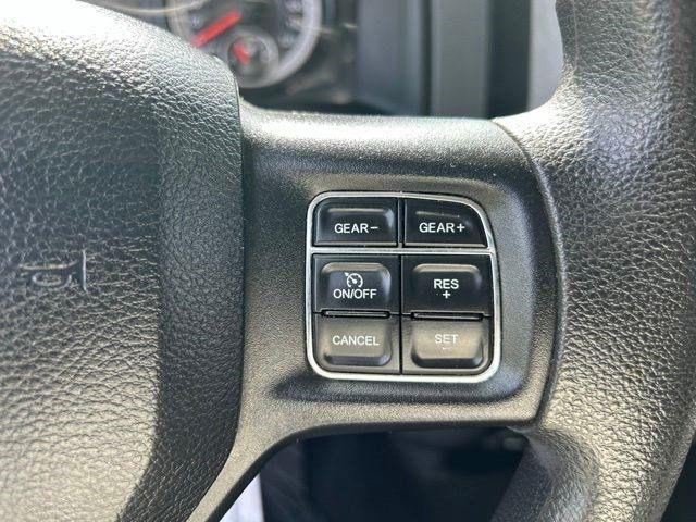 RAM 1500 Classic Express 4x4 Crew Cab 5'7" Box 2019