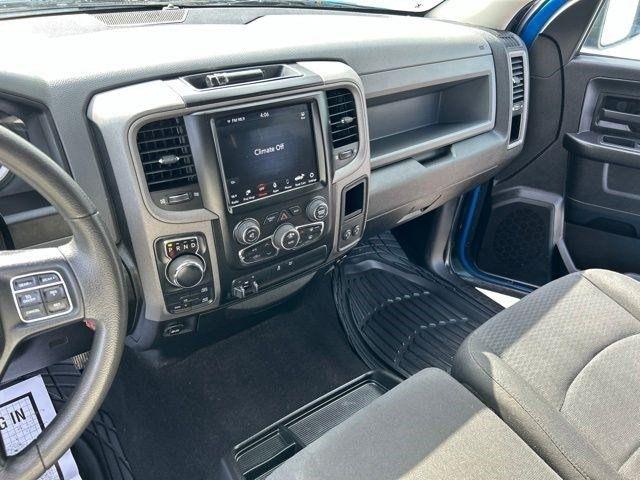 RAM 1500 Classic Express 4x4 Crew Cab 5'7" Box 2019