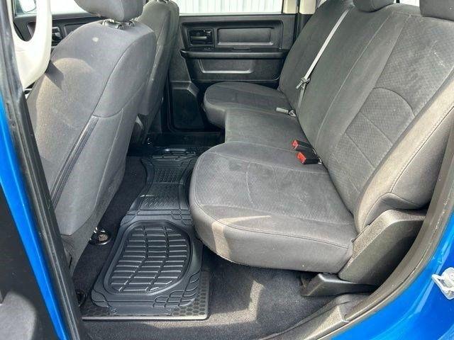 RAM 1500 Classic Express 4x4 Crew Cab 5'7" Box 2019