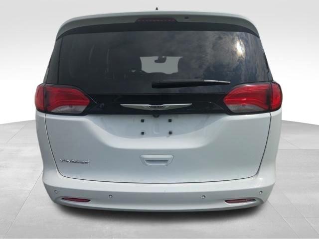 Chrysler Voyager LX 2024