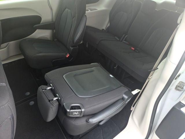 Chrysler Voyager LX 2024