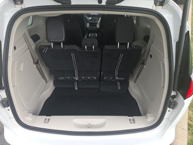 Chrysler Voyager LX 2024