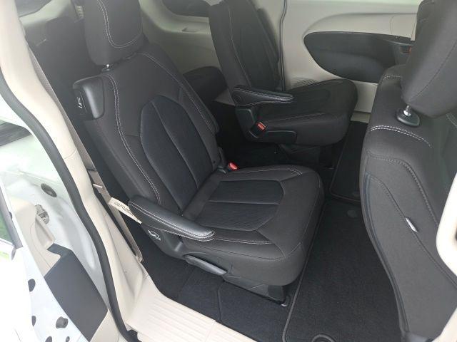 Chrysler Voyager LX 2024