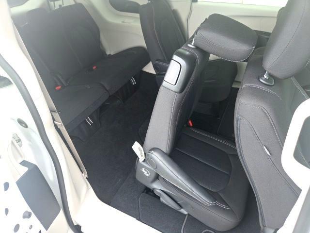 Chrysler Voyager LX 2024