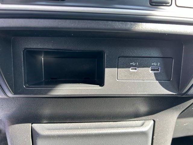 Nissan Titan S Crew Cab 4WD 2021