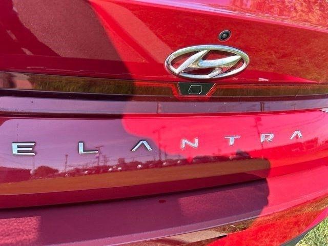 Hyundai Elantra SEL 2023