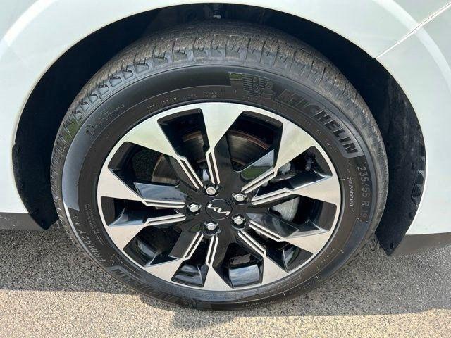 Kia Carnival EX 2024