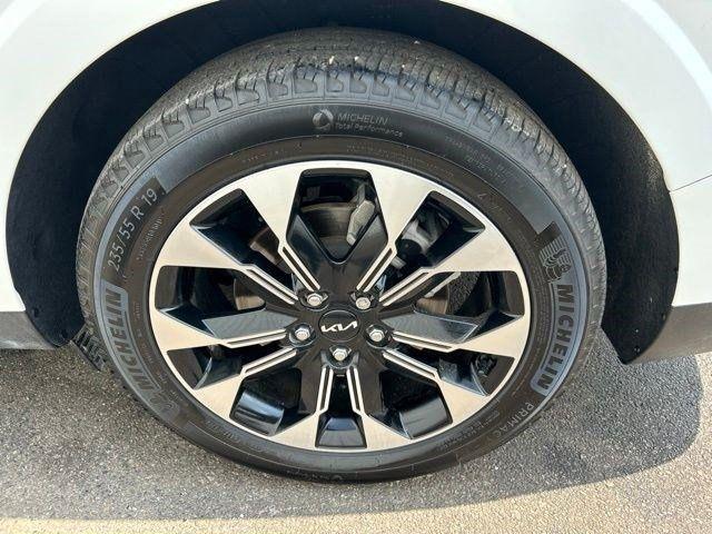 Kia Carnival EX 2024