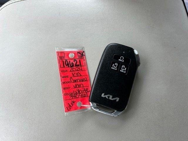 Kia Carnival EX 2024