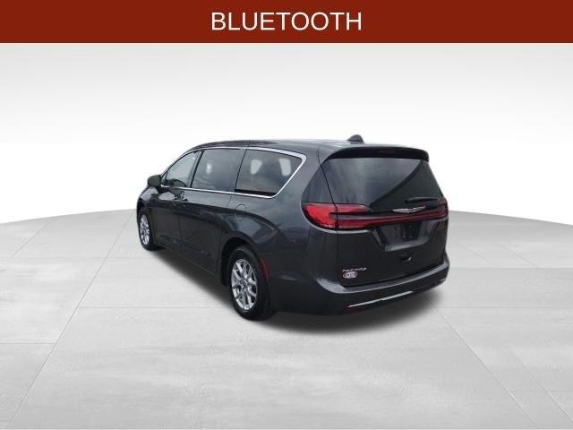 Chrysler Pacifica Touring L 2023