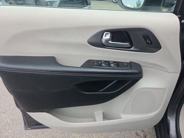 Chrysler Pacifica Touring L 2023