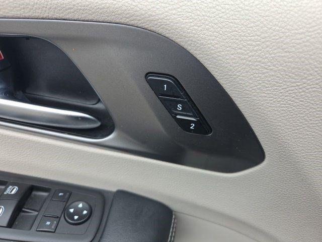 Chrysler Pacifica Touring L 2023