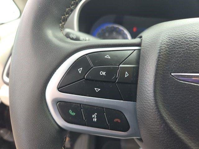 Chrysler Pacifica Touring L 2023