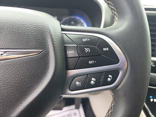 Chrysler Pacifica Touring L 2023
