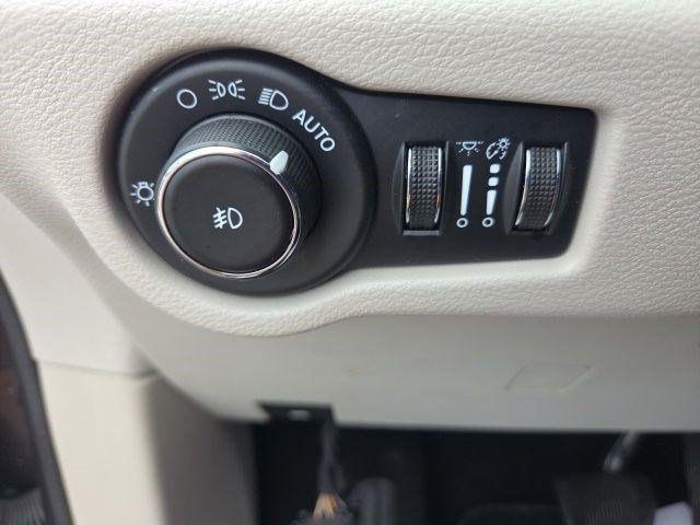 Chrysler Pacifica Touring L 2023