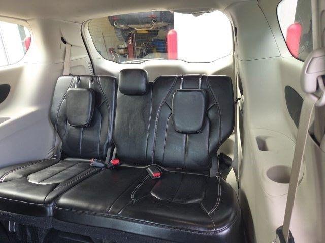 Chrysler Pacifica Touring L 2023