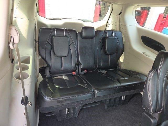 Chrysler Pacifica Touring L 2023