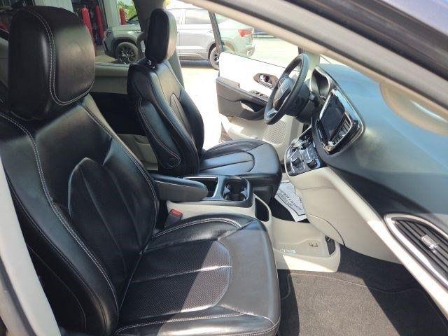 Chrysler Pacifica Touring L 2023