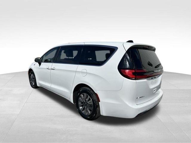 Chrysler Pacifica Hybrid Touring L 2023
