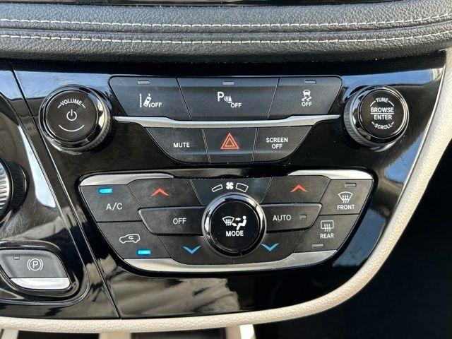 Chrysler Pacifica Hybrid Touring L 2023
