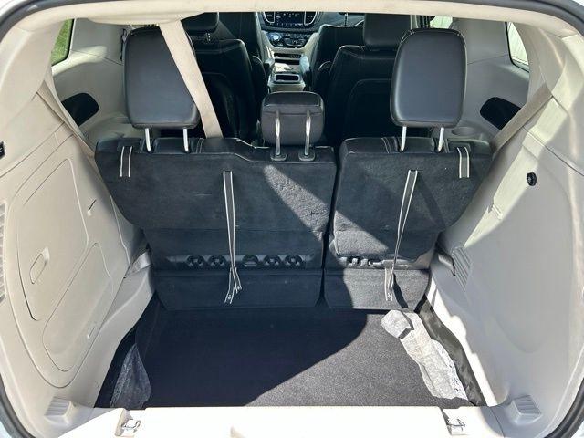 Chrysler Pacifica Hybrid Touring L 2023