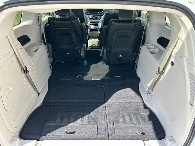Chrysler Pacifica Hybrid Touring L 2023