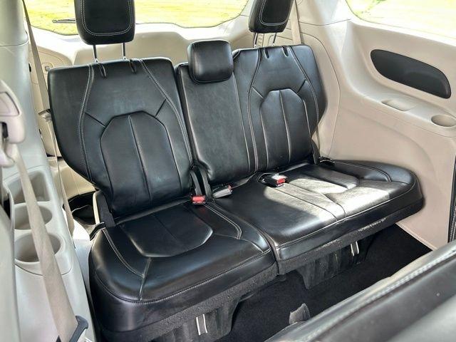 Chrysler Pacifica Hybrid Touring L 2023