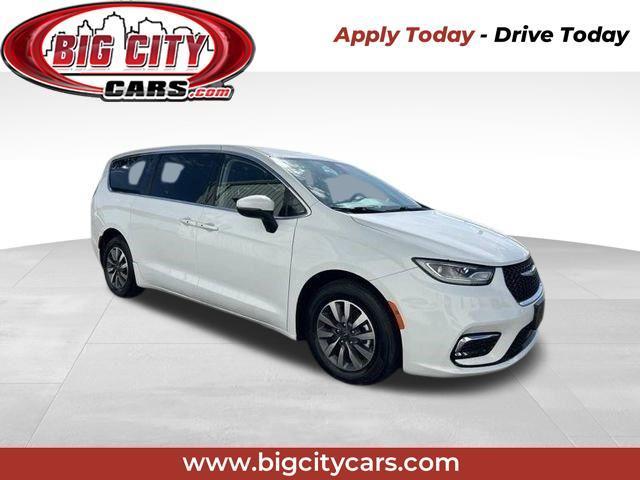 2023 Chrysler Pacifica Hybrid Touring L