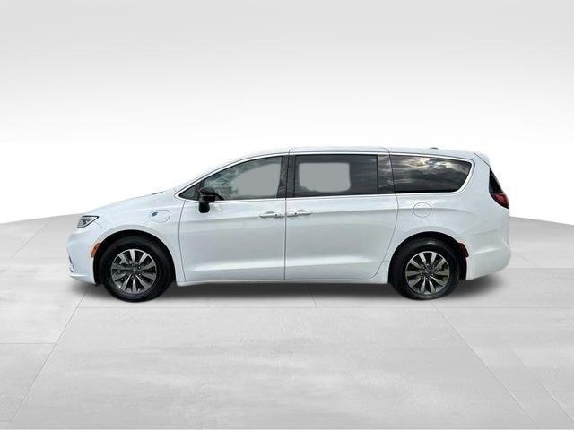 Chrysler Pacifica Hybrid Select 2024