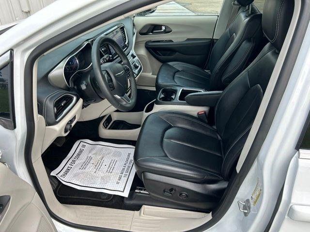 Chrysler Pacifica Hybrid Select 2024