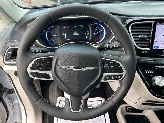Chrysler Pacifica Hybrid Select 2024