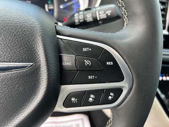 Chrysler Pacifica Hybrid Select 2024