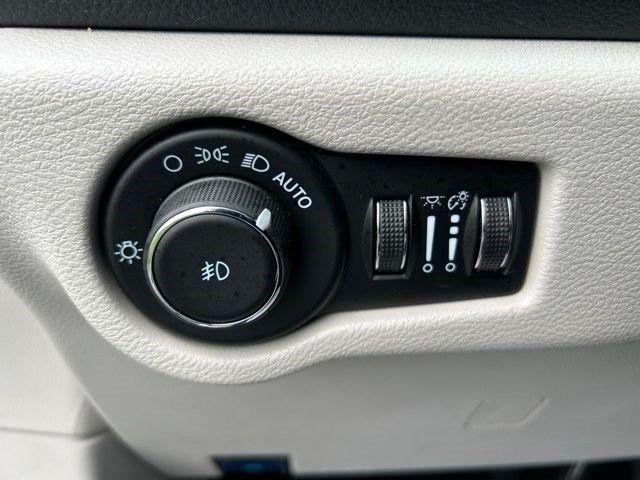 Chrysler Pacifica Hybrid Select 2024