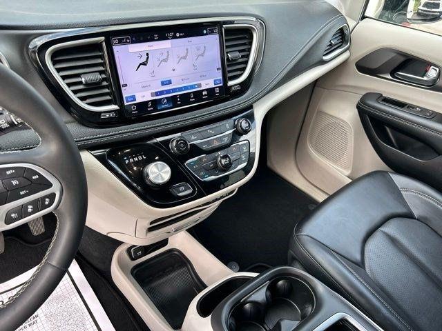 Chrysler Pacifica Hybrid Select 2024