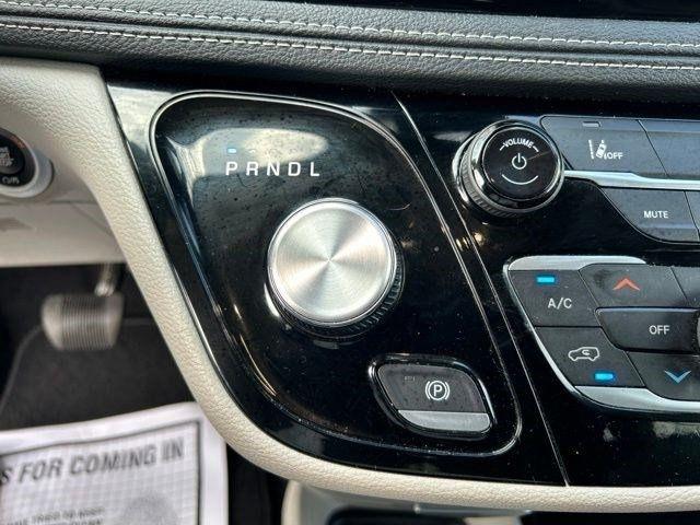 Chrysler Pacifica Hybrid Select 2024