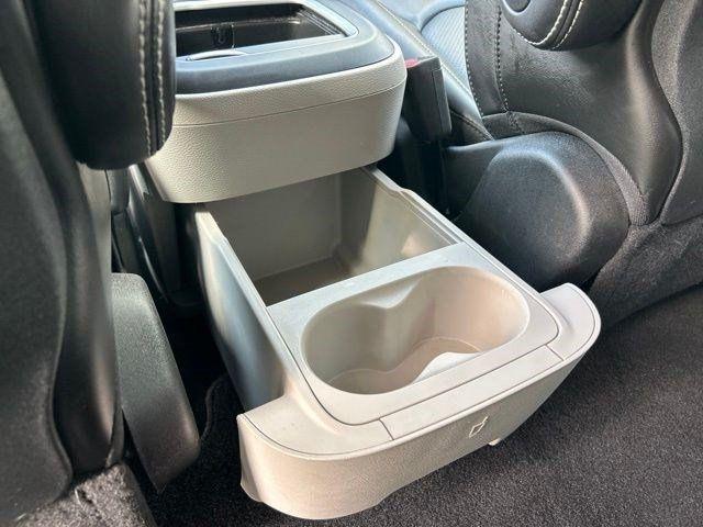 Chrysler Pacifica Hybrid Select 2024