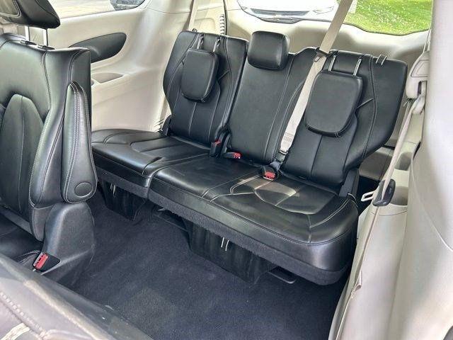 Chrysler Pacifica Hybrid Select 2024