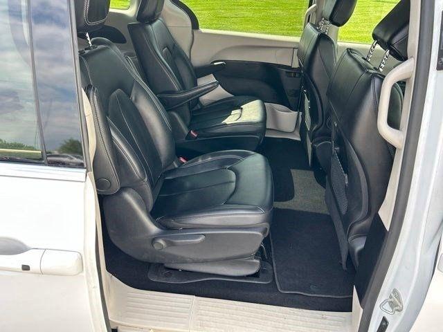 Chrysler Pacifica Hybrid Select 2024
