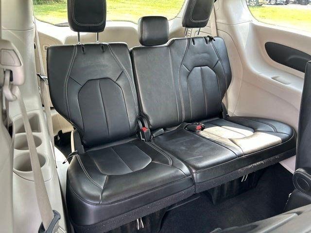 Chrysler Pacifica Hybrid Select 2024