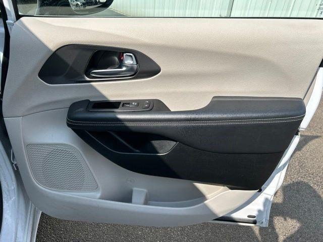 Chrysler Pacifica Hybrid Select 2024