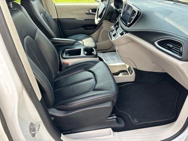 Chrysler Pacifica Hybrid Select 2024