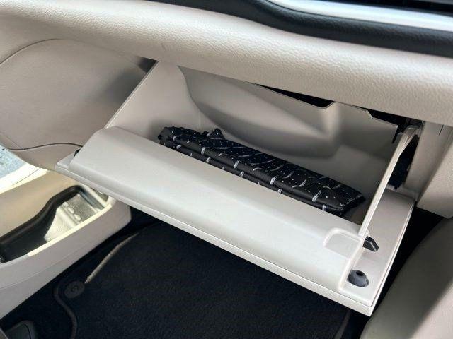 Chrysler Pacifica Hybrid Select 2024