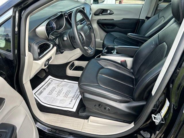 Chrysler Pacifica Hybrid Select 2024