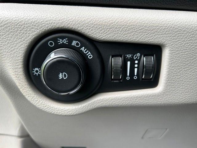 Chrysler Pacifica Hybrid Select 2024