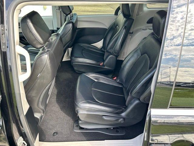 Chrysler Pacifica Hybrid Select 2024