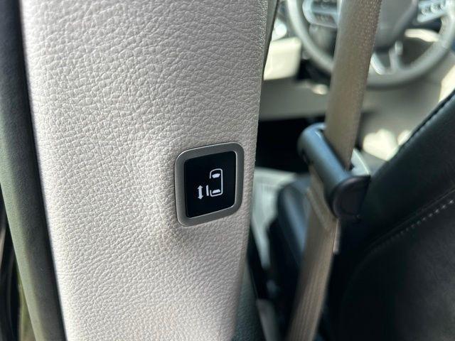 Chrysler Pacifica Hybrid Select 2024