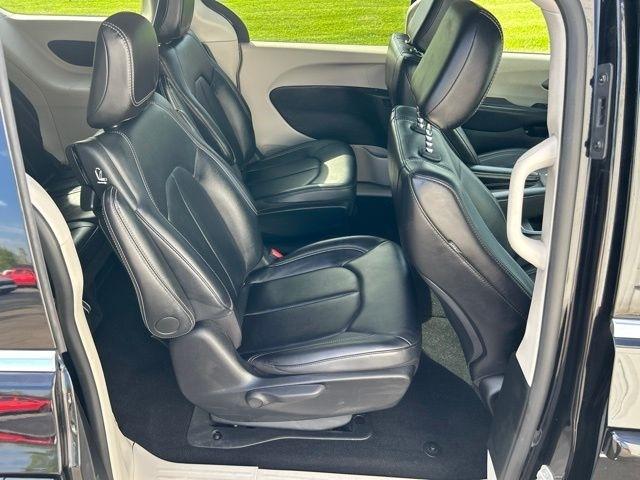 Chrysler Pacifica Hybrid Select 2024
