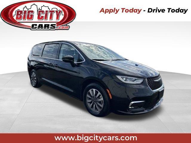 2024 Chrysler Pacifica Hybrid Select